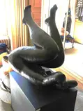 Gesture by Ella Tulin, 1989, Bronze à patine verte figurant un nu féminin en mouvement, sold Sep 2026