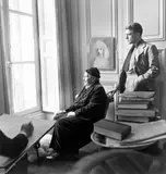 Carl Erickson beim Zeichnen von Gertrude Stein und Horst, Paris by Horst P. Horst, 1946, Späterer Silbergelatineabzug. Agfa-Papier, sold May 2019