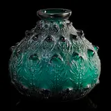 "Fougères" vase by René Lalique, France, sold Sep 2017