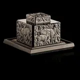 Rare "biches" Inkwell by René Lalique, France, sold Sep 2017