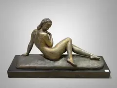 Femme étendue by Ugo Cipriani, Bronze à patine doré, sold Jan 2026