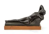 Nu féminin allongé by Raphael Schwartz, Épreuve en bronze à patine brune, sold Apr 2026