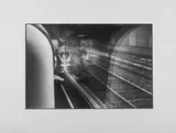Portraits d’enfants regardant par la fenêtre d’un train. Cuira 1960-70 by Jesse A. Fernández, Tirage argentique réalisé par le photographe et monté sur papier, sold Nov 2025