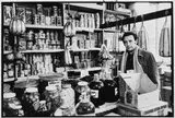 Intérieur d’une boutique, une épicerie. Circa 1970 by Jesse A. Fernández, Tirage argentique d’époque réalisé par le photographe, sold Nov 2025