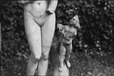 Sculptures de Vénus et Cupidon. Circa 1978 by Jesse A. Fernández, Tirage argentique d’époque réalisé par le photographe, sold Nov 2025