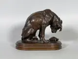 Chien assis observant une tortue by Henri Alfred Jacquemart, Epreuve en bronze à patine brun nuancé, sold Feb 2024
