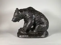 Ours brun by Edward Kemeys, Epreuve en bronze à patine brun nuancé, sold Apr 2023