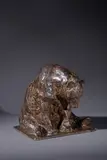 Ours assis by Christian Couaillier, Epreuve en bronze à patine brune, sold Oct 2025