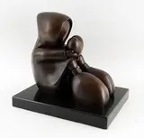 Love by Mackenzie Thorpe, Bronze sur base de marbre noir, sold Dec 2025