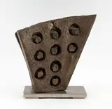 Sans titre by André Fournelle, vers 1965, Bronze sur base en aluminium, sold Nov 2025