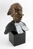 L'argument frappant by Normand Hudon, Bronze à patine doré, brune et verte, sold Nov 2025