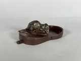 Souris au by Louis-Albert Carvin, Epreuve en bronze à trois patines brun nuancé, vieil or et vieil argent, sold Feb 2023