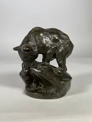 Ours du Japon by Victor Peter, Epreuve en bronze à patine brun nuancé vert, sold Feb 2023