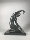 Modèle à la grappe by Louis Riché, Epreuve en bronze à patine vert nuancé, sold Oct 2022