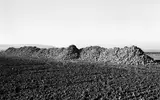 Schmarrie (Schaumburg), November 78“, aus der Serie „Agrarlandschaften“, 1976–1979 by Heinrich Riebesehl, 1978, Vintage. Silbergelatineabzug. Agfa-Papier, sold Nov 2017