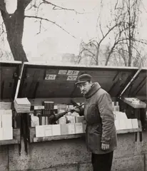 Les Bouquinistes by Robert Doisneau, pencil, offered Nov 2025