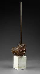 Les mains by Igor Mitoraj, 1978, Épreuve en bronze à patine brune montée sur un socle de travertin, sold Sep 2025