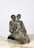 Couple assis by Georges Jeanclos, 1990, Épreuve en bronze à patine verte, sold Jun 2022