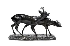 Chevreuil et sa femelle by Pierre Robert Christophe, Bronze à patine verte signé sur la terrasse, fonte ancienne, sold Feb 2022