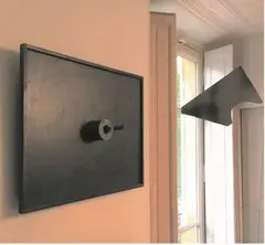 SANS TITRE by Takis, 1986, Panneau en bois peint, aimant, plaque en métal et fil de nylon, sold Dec 2020