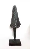 Sans titre - Fillette by Alice Winant, Bronze à patine sombre, sold Sep 2025