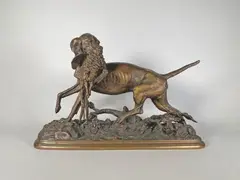 Chien tenant un faisan by Christophe Fratin, Epreuve en bronze à patine brun nuancé, sold Jul 2022