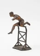 Le saut by Georg Eichhorn, Épreuve en bronze à patine nuancée, sold Apr 2025