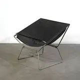 Chauffeuse «Anneau» modèle «CM 273 by Pierre Paulin, Toile noire et métal chromé Édition AP Originals, sold Jul 2020