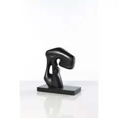 Tête by Agustín Cárdenas, 1985, Bronze à patine noire reposant sur un socle en marbre vert-de-gris, sold Jul 2020