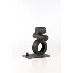 Round Objects that Appear Square by João Maria Gusmão et Pedro Paiva, 2013, Bronze à patine brune, sold Jul 2020