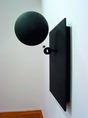 SYSTÈME SOLAIRE 7 (ANTIGRAVITY) by Takis, 2001, Panneau peint, aimant et sphère, sold May 2020