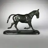 Cheval au trot by Roger de Minvielle, Epreuve en bronze à patine vert nuancé, sold Oct 2020