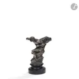 La vigie Bouchon de radiateur by Gustave Poitvin, Épreuve en bronze argenté montée sur une base en bois noirci, sold Oct 2025