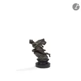 Ouragan Bouchon de radiateur by Gustave Poitvin, Épreuve en bronze à patine anthracite, sold Oct 2025