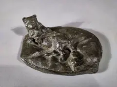 Chat étendu by Michel Levy, Bronze à patine brun vert, sold Jun 2024