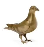 Le pigeon, vers2003 by Sophie Nyns, Bronze H_21 cm L_25 cm Provenance: Acquis directement auprès de l'artiste, sold Dec 2019