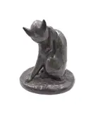 Chat à sa toilette by Jacques Nam, Epreuve en bronze à patine brune, sold Mar 2023