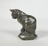 Chat assis by Antoine-Louis Barye, Epreuve en bronze à patine vert nuancé, sold Jul 2020