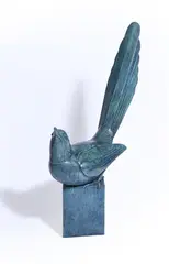 Magpie by Geoffrey Dashwood, Bronze with a blue/green patina, offered Jul 2024