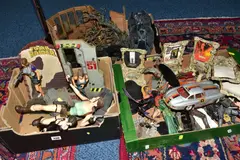 figure 1508/4500 and signed by Steve Varner, also includes by Lara Croft Limited Edition, sculpture, sold Jun 2022