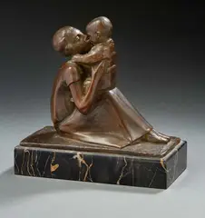 Maternité by Lucien Alliot, Epreuve en bronze sur socle en marbre, sold Oct 2022