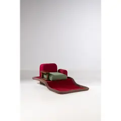 Tappeto Volante by Ettore Sottsass, Bois fruitier, textile et velours, sold Dec 2020