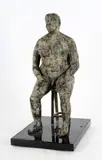 Sans titre - Homme sur un tabouret by Juan Carlos Pena Delgado, Bronze à patine antique sur base de marbre, sold Nov 2023