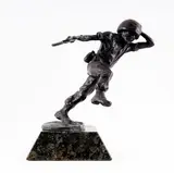 Soldat courant by Fritz White, Bronze à patine foncée, sold Nov 2023