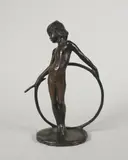 Fillette au cerceau by Bernhard Hoetger, Epreuve en bronze à patine brun foncé nuancé, sold Dec 2017