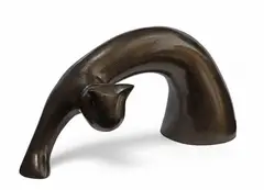 'Le chat furtif by Xavier Alvarez, Bronze à patine brun-or, sold Jun 2021