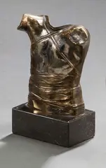 Cuirasse II by Gor Mitoraj, 1986, Bronze à patine dorée sur un socle rectangulaire en marbre, sold Dec 2021