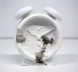 Relic 3 ( Clock) by Daniel Arsham, 2015, Plâtre et verre pillé numéroté, sold Oct 2016