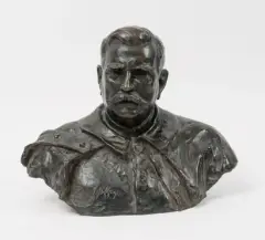 Buste de Joseph Joffre by Jo Davidson, 1919, Epreuve en bronze patiné, sold Jan 2024