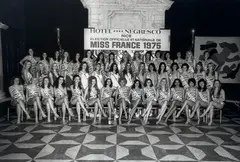 Election Miss France 1975 à Nice by Francis Apesteguy, 1975, Tirage argentique postérieur, légende manuscrite et copyright du photographe au dos, sold Mar 2025